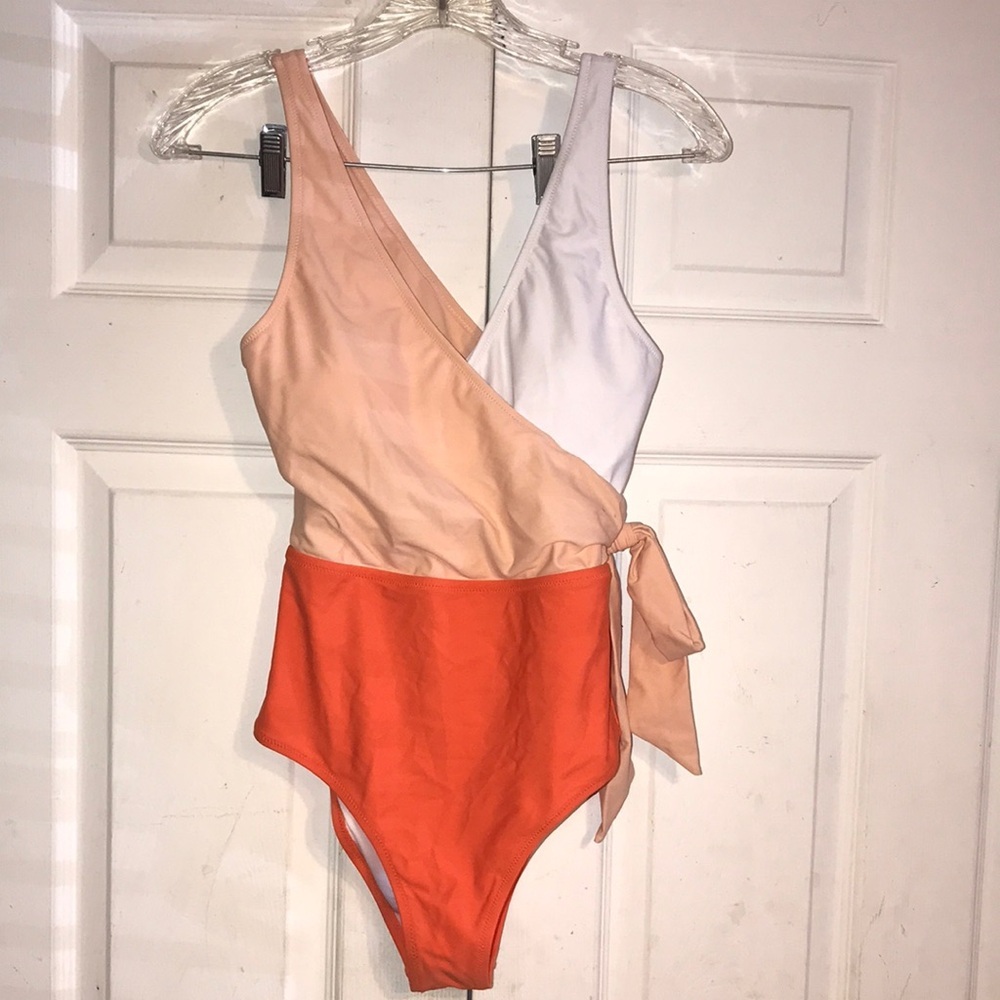 NWT Women’s Cupshe Colorblock Wrap One-Piece Swimsuit